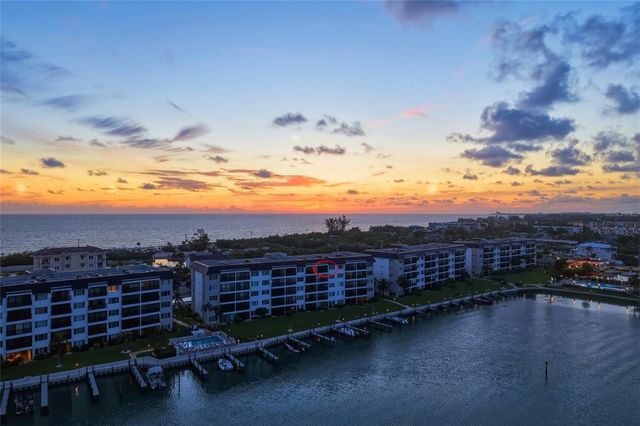 8977 MIDNIGHT PASS ROAD 519, Sarasota, FL 34242