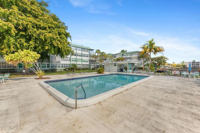 2751 Taft Street 403, Hollywood, FL 33020
