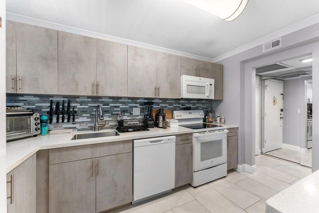 2751 Taft Street 403, Hollywood, FL 33020