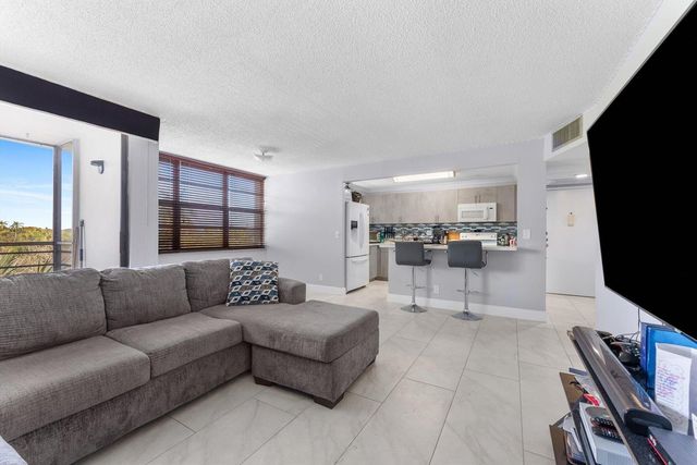 2751 Taft Street 403, Hollywood, FL 33020