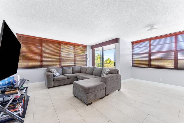 2751 Taft Street 403, Hollywood, FL 33020