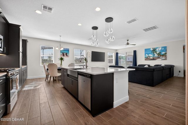 6022 Sierra Crown Street, Mount Dora, FL 32757