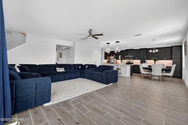 6022 Sierra Crown Street, Mount Dora, FL 32757