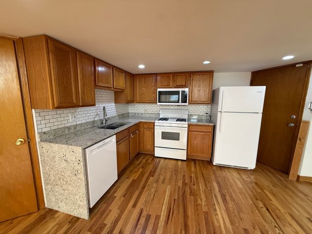 1237 N Noble Street 1F, Chicago, IL 60642