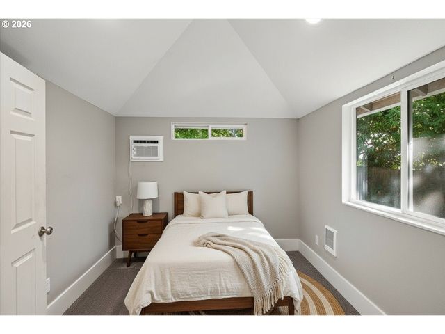 129 Nw 11TH St, Corvallis, OR 97330