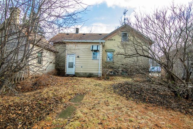 1412 S 9th STREET, Watertown, WI 53094