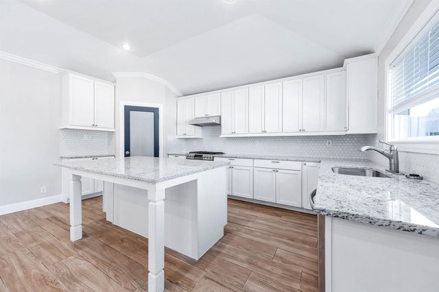 5012 Harbor Light Drive, Dickinson, TX 77539