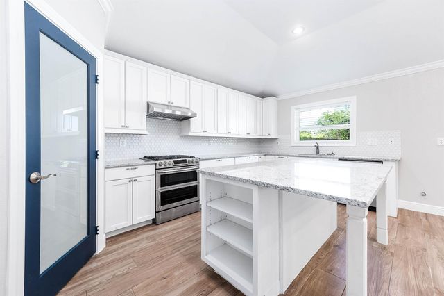 5012 Harbor Light Drive, Dickinson, TX 77539