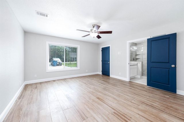 5012 Harbor Light Drive, Dickinson, TX 77539