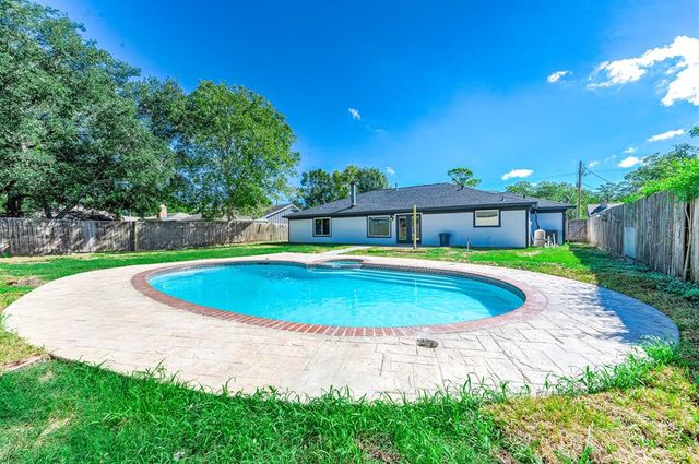 5012 Harbor Light Drive, Dickinson, TX 77539