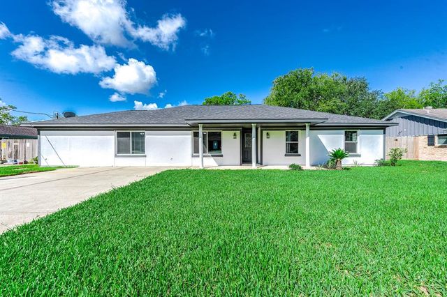 5012 Harbor Light Drive, Dickinson, TX 77539