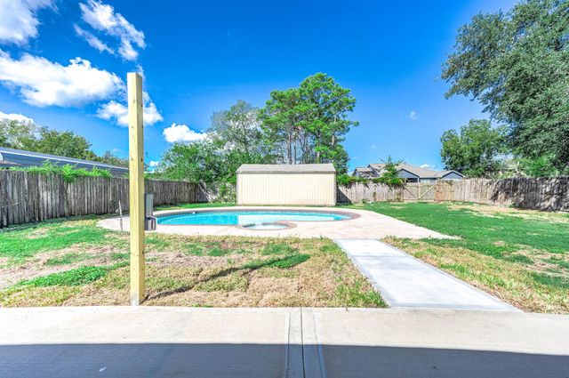 5012 Harbor Light Drive, Dickinson, TX 77539