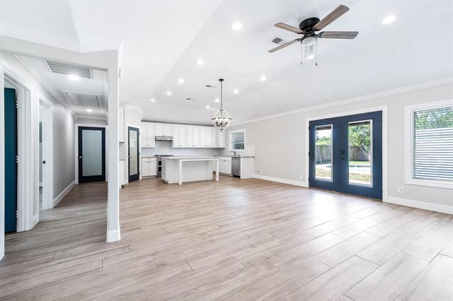 5012 Harbor Light Drive, Dickinson, TX 77539
