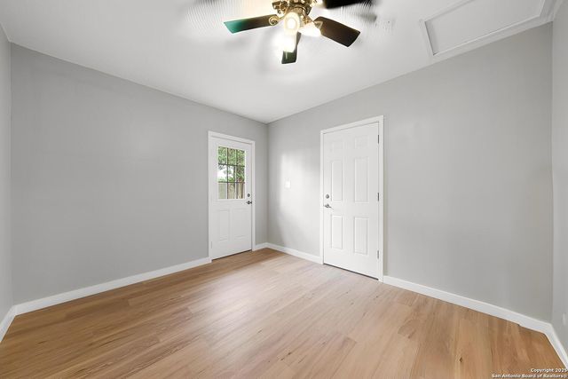 385 W Faust, New Braunfels, TX 78130