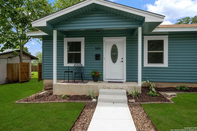 385 W Faust, New Braunfels, TX 78130