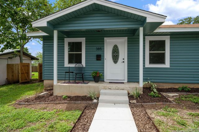 385 W Faust, New Braunfels, TX 78130