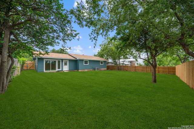 385 W Faust, New Braunfels, TX 78130