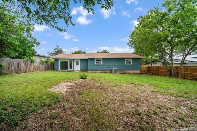 385 W Faust, New Braunfels, TX 78130