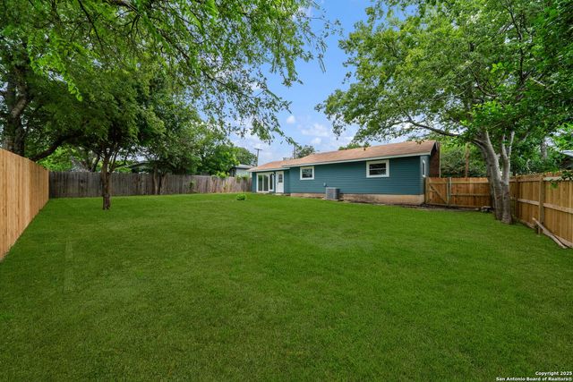 385 W Faust, New Braunfels, TX 78130