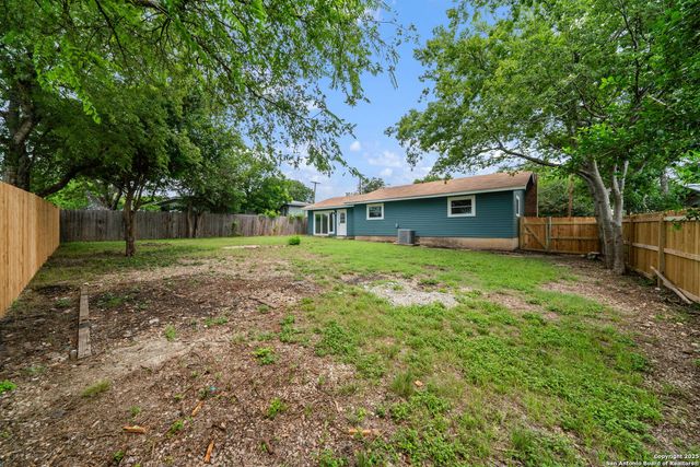 385 W Faust, New Braunfels, TX 78130