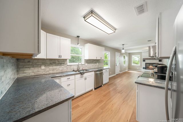 385 W Faust, New Braunfels, TX 78130