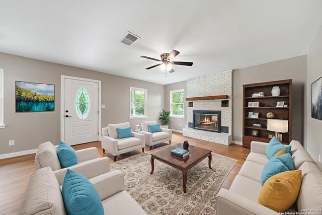 385 W Faust, New Braunfels, TX 78130