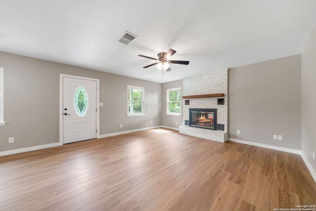 385 W Faust, New Braunfels, TX 78130