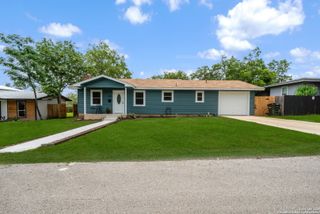 385 W Faust, New Braunfels, TX 78130