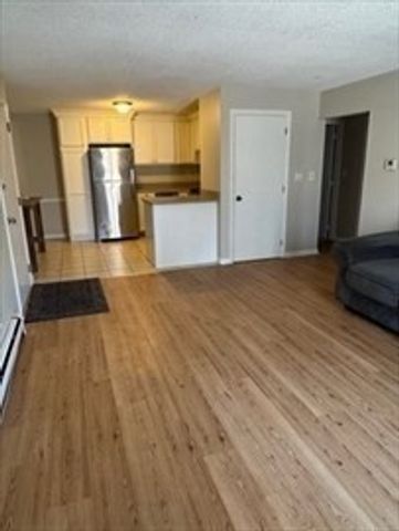 82 Boylston Lane 18, Lowell, MA 01852