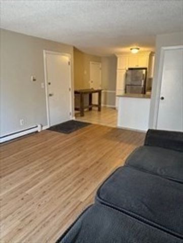 82 Boylston Lane 18, Lowell, MA 01852