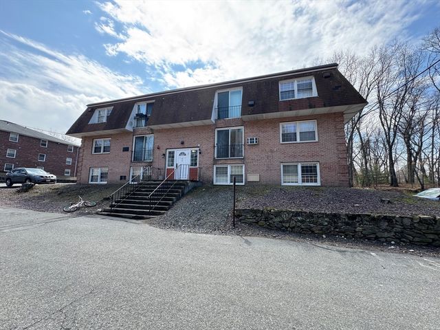 82 Boylston Lane 18, Lowell, MA 01852