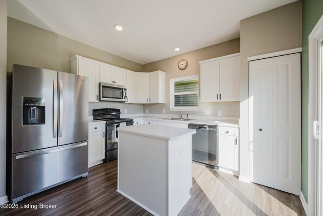 17020 Meander Way, Louisville, KY 40245