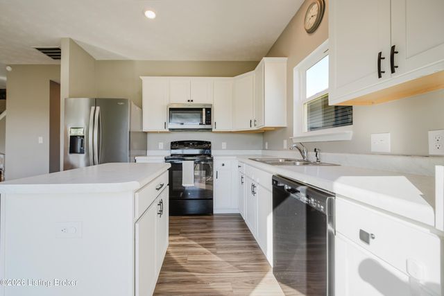 17020 Meander Way, Louisville, KY 40245