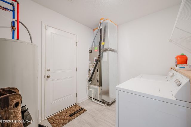 17020 Meander Way, Louisville, KY 40245