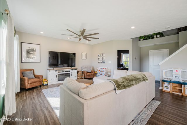 17020 Meander Way, Louisville, KY 40245