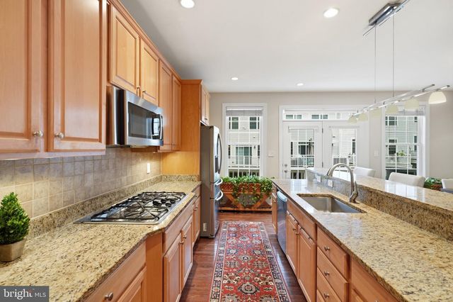399 SPRING ST, Herndon, VA 20170