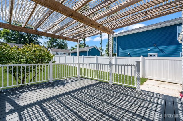 185 E Cliff Road, Colonia, NJ 07067