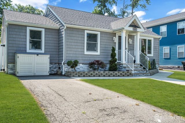 185 E Cliff Road, Colonia, NJ 07067
