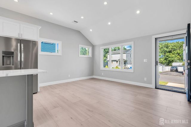 185 E Cliff Road, Colonia, NJ 07067