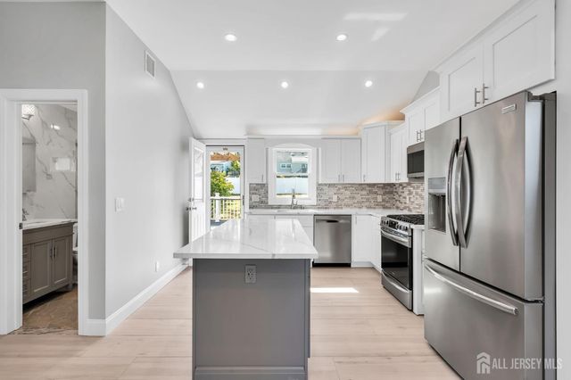 185 E Cliff Road, Colonia, NJ 07067