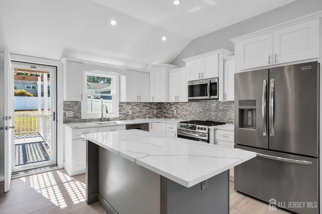 185 E Cliff Road, Colonia, NJ 07067