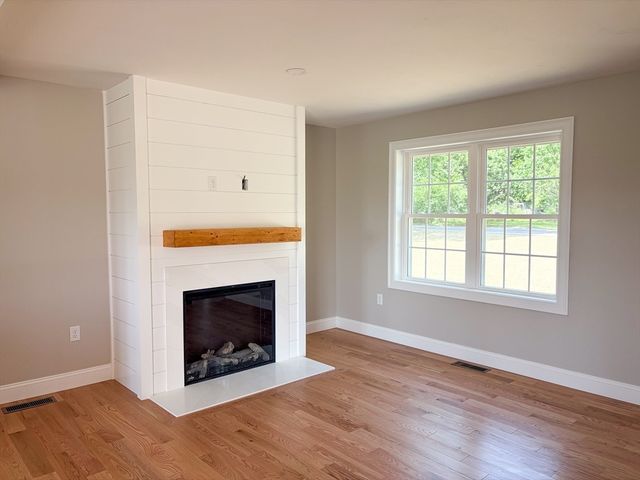 555 Neck Road, Lancaster, MA 01523