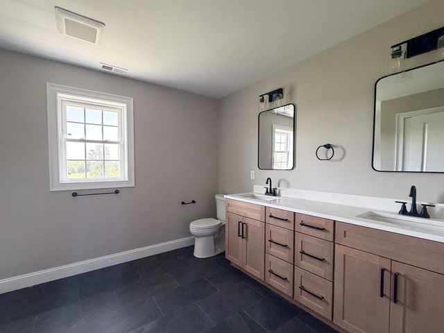 555 Neck Road, Lancaster, MA 01523
