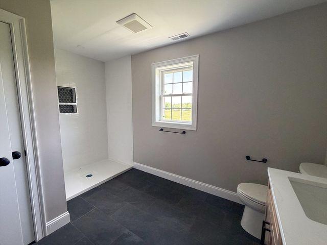 555 Neck Road, Lancaster, MA 01523