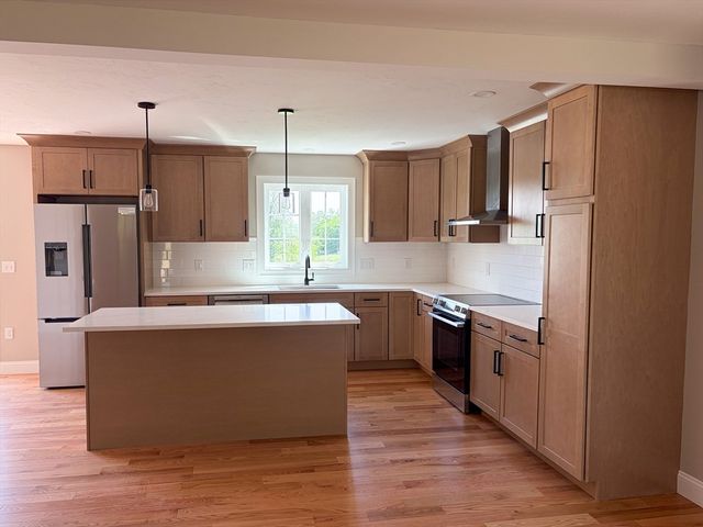 555 Neck Road, Lancaster, MA 01523