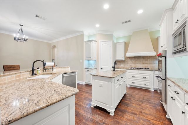 2808 Country Club Road, Pantego, TX 76013