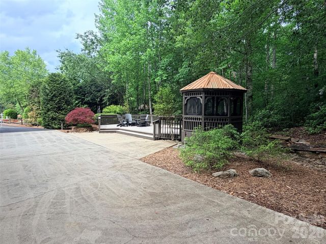 104 Willis Way, Lake Lure, NC 28746