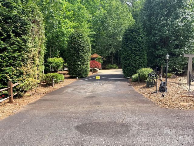 104 Willis Way, Lake Lure, NC 28746