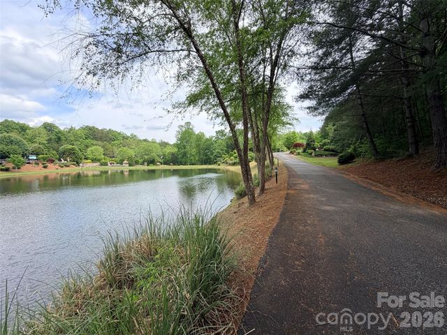 104 Willis Way, Lake Lure, NC 28746