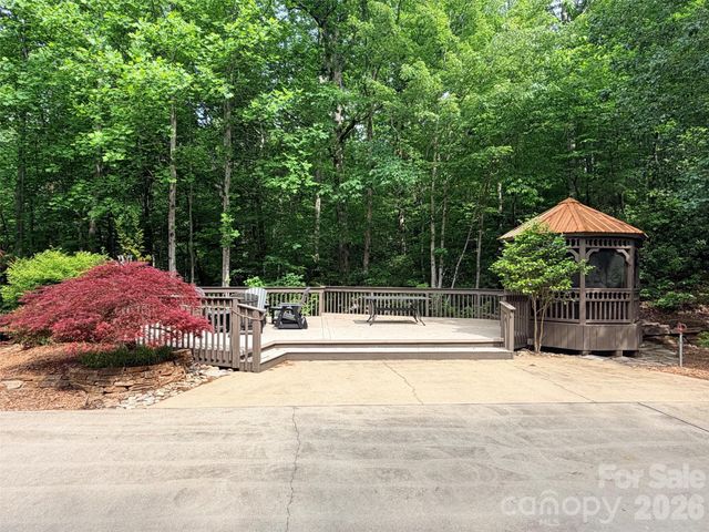 104 Willis Way, Lake Lure, NC 28746